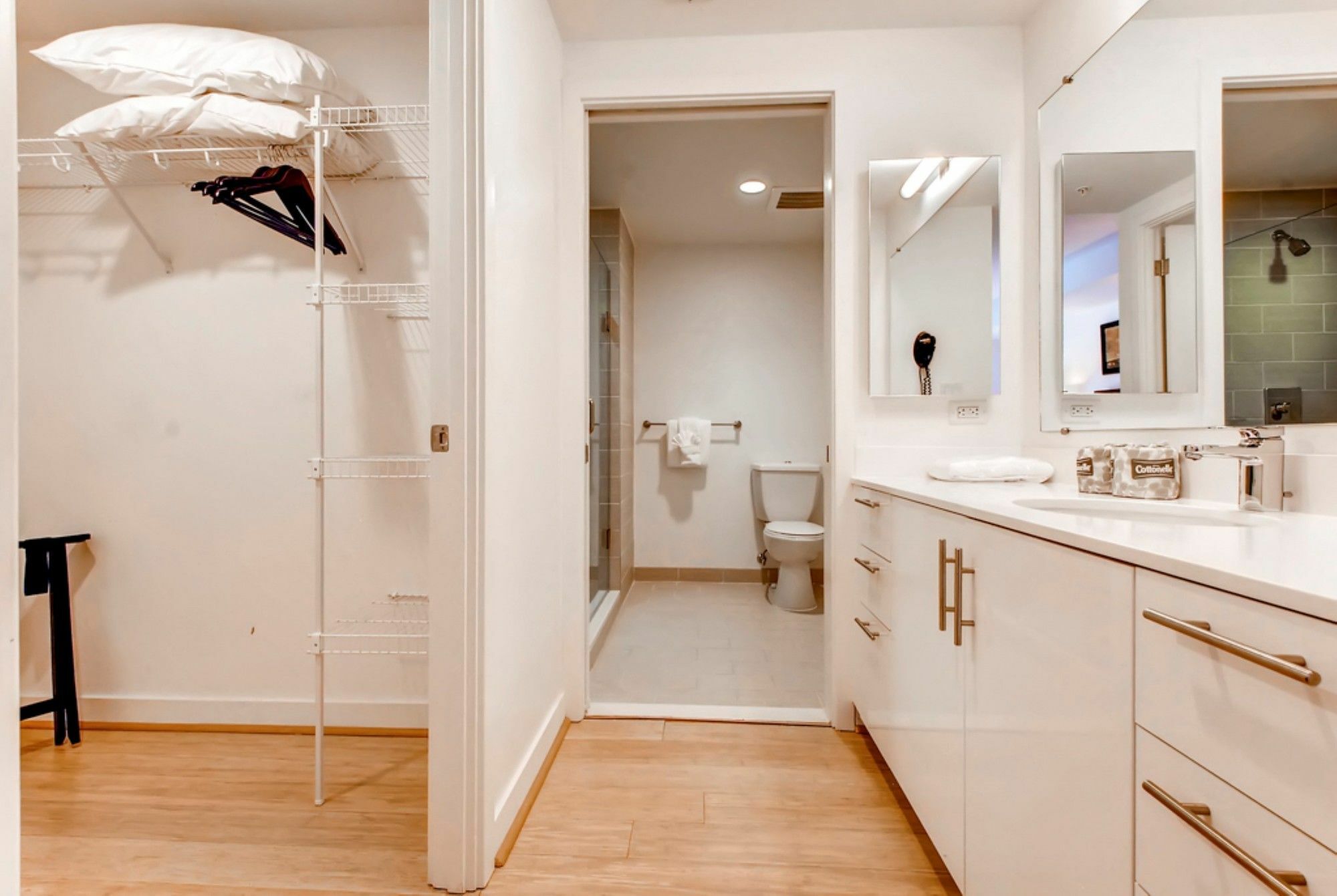 Global Luxury Suites At Chinatown Washington Esterno foto